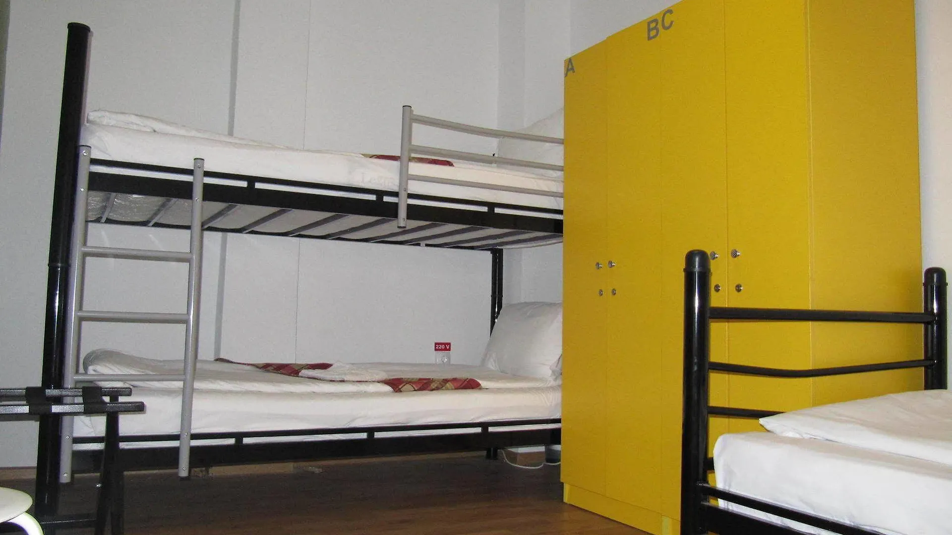 Book-A-Rest Hostel 0*, Bucharest